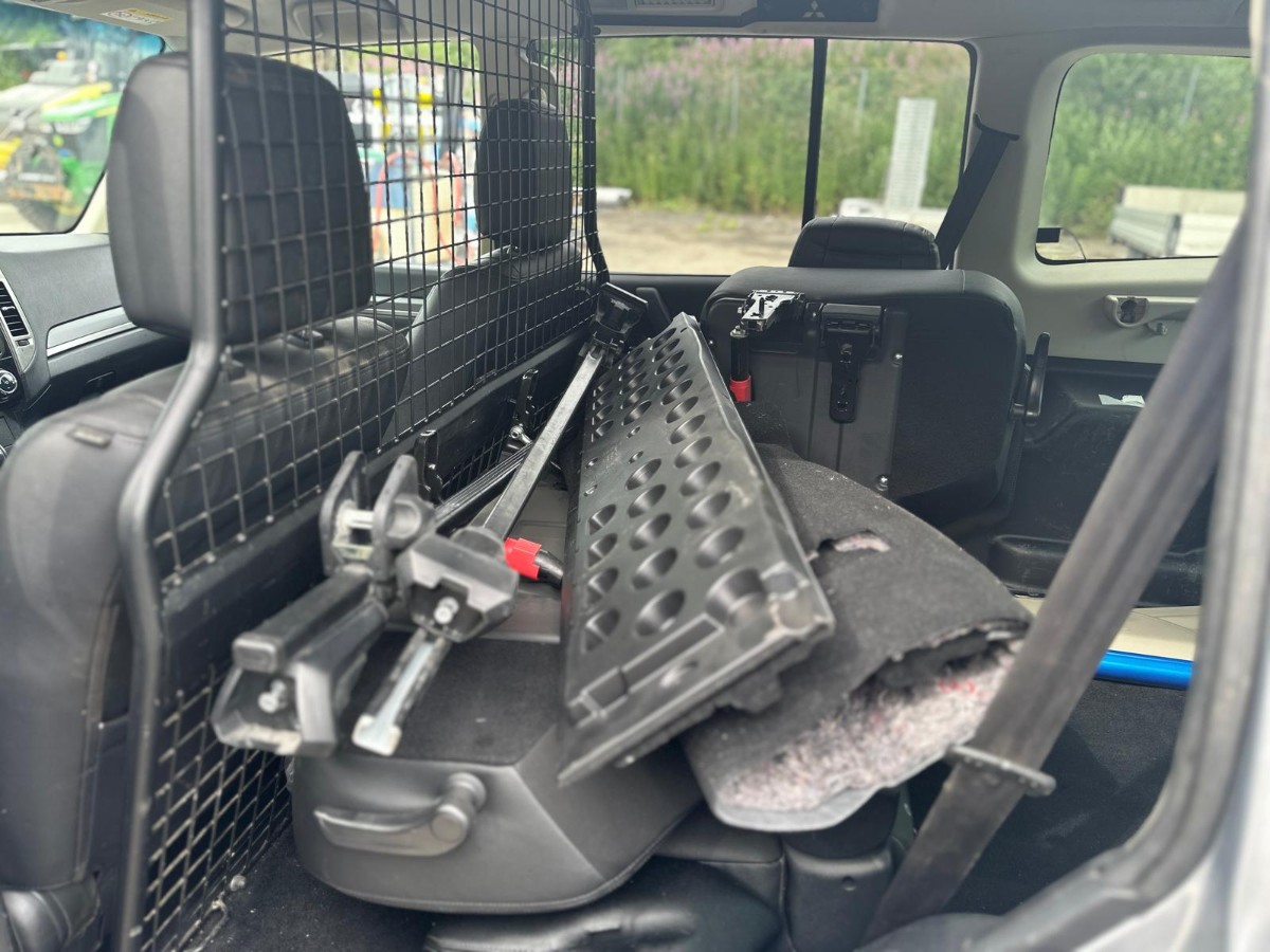 2015 Mitsubishi Pajero 3.2 DI-D 200 hk 4WD – Automat – 2 seter – Hengerfeste