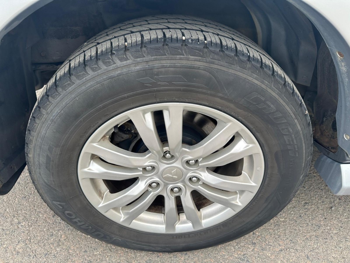 2015 Mitsubishi Pajero 3.2 DI-D 200 hk 4WD – Automat – 2 seter – Hengerfeste