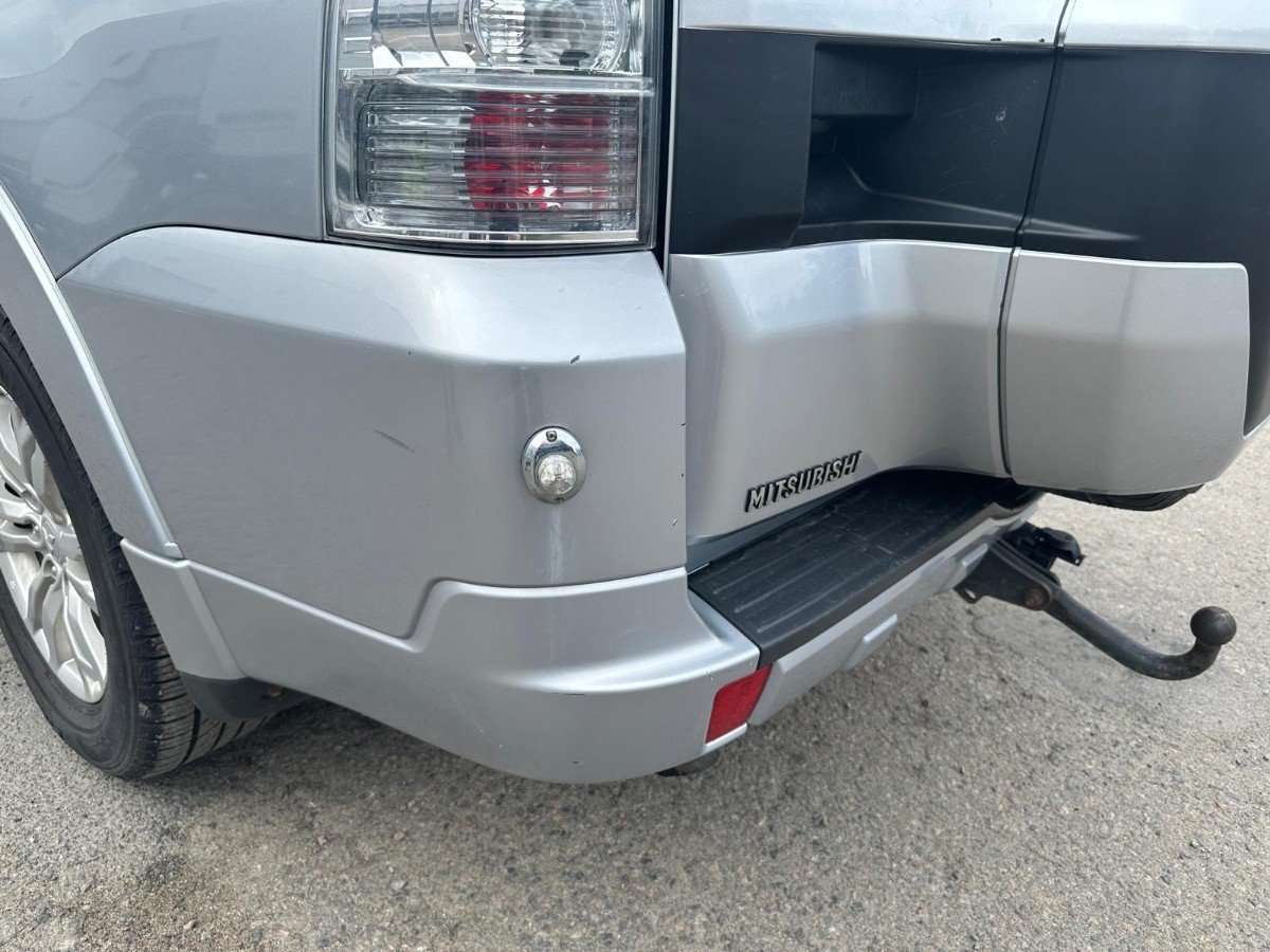 2015 Mitsubishi Pajero 3.2 DI-D 200 hk 4WD – Automat – 2 seter – Hengerfeste