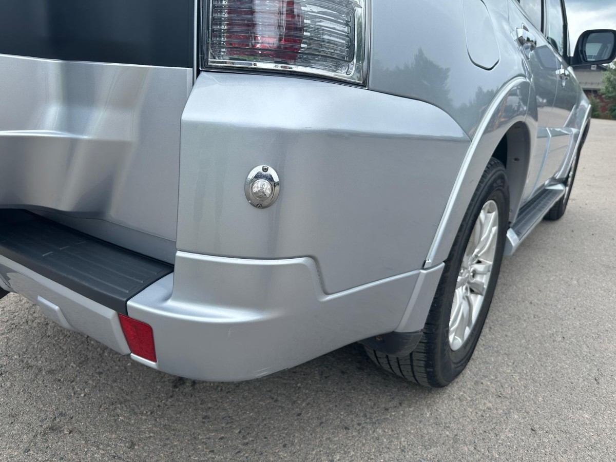 2015 Mitsubishi Pajero 3.2 DI-D 200 hk 4WD – Automat – 2 seter – Hengerfeste