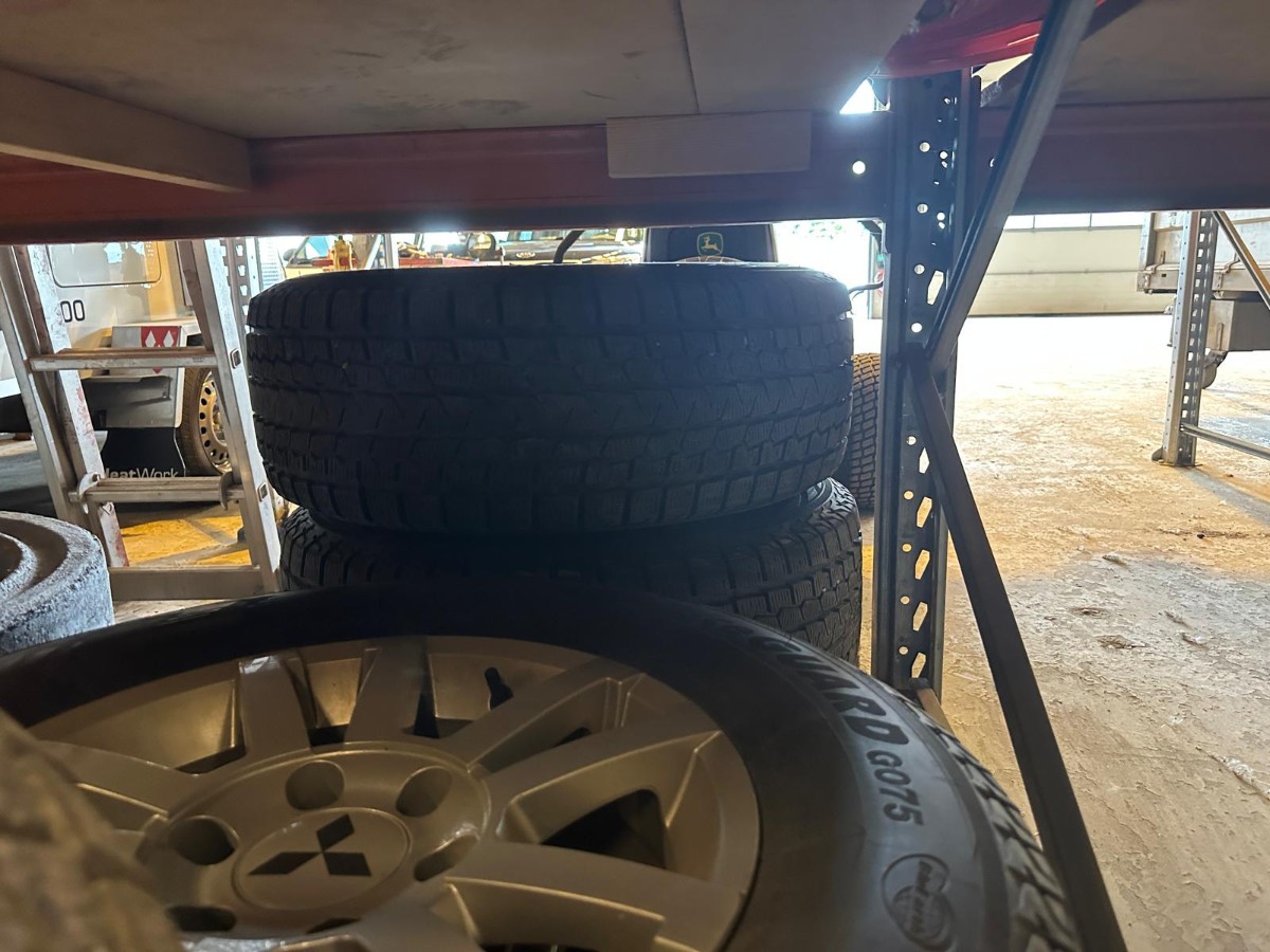 2015 Mitsubishi Pajero 3.2 DI-D 200 hk 4WD – Automat – 2 seter – Hengerfeste