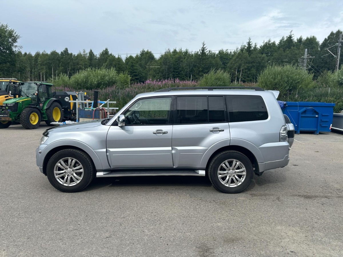 2015 Mitsubishi Pajero 3.2 DI-D 200 hk 4WD – Automat – 2 seter – Hengerfeste