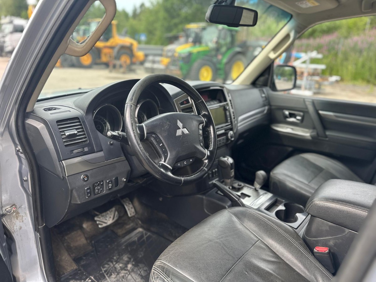 2015 Mitsubishi Pajero 3.2 DI-D 200 hk 4WD – Automat – 2 seter – Hengerfeste