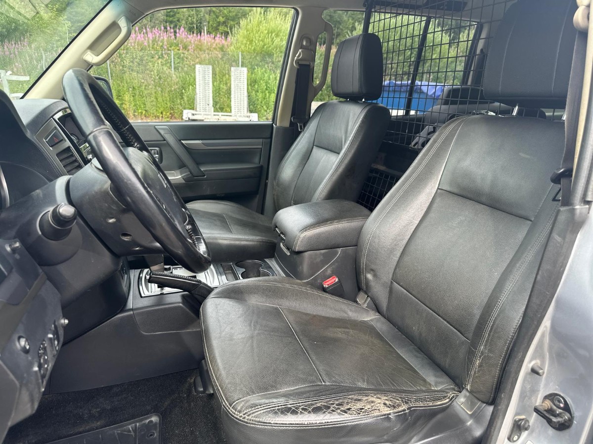 2015 Mitsubishi Pajero 3.2 DI-D 200 hk 4WD – Automat – 2 seter – Hengerfeste
