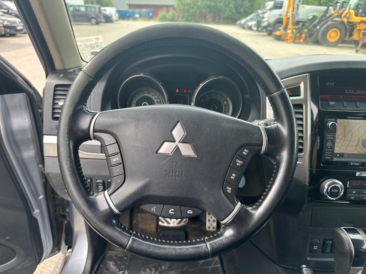 2015 Mitsubishi Pajero 3.2 DI-D 200 hk 4WD – Automat – 2 seter – Hengerfeste