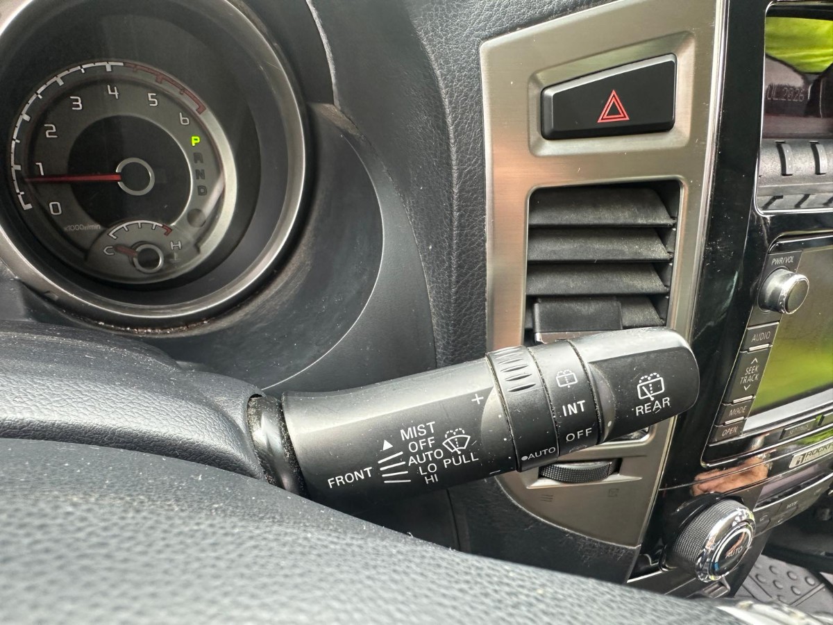 2015 Mitsubishi Pajero 3.2 DI-D 200 hk 4WD – Automat – 2 seter – Hengerfeste