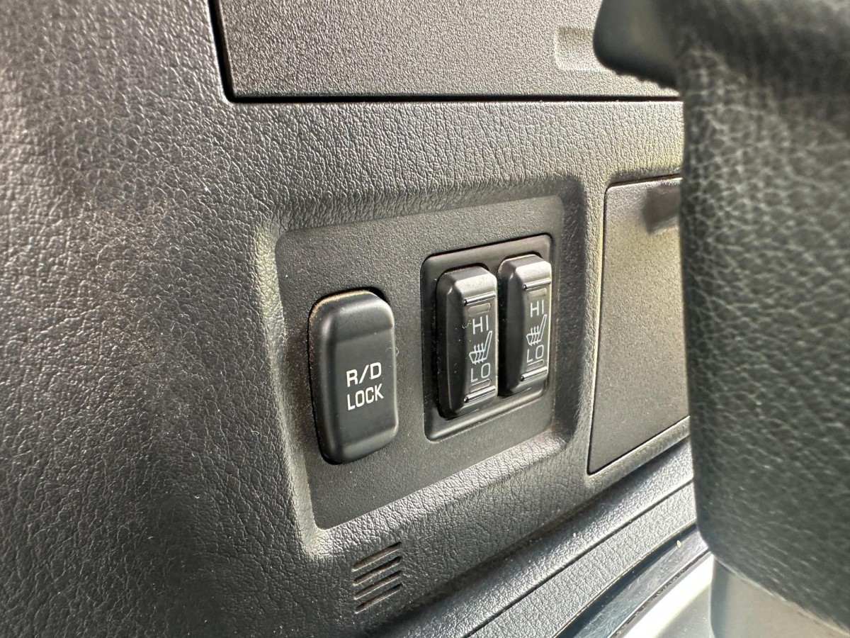 2015 Mitsubishi Pajero 3.2 DI-D 200 hk 4WD – Automat – 2 seter – Hengerfeste