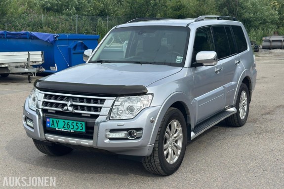 2015 Mitsubishi Pajero 3.2 DI-D 200 hk 4WD – Automat – 2 seter – Hengerfeste