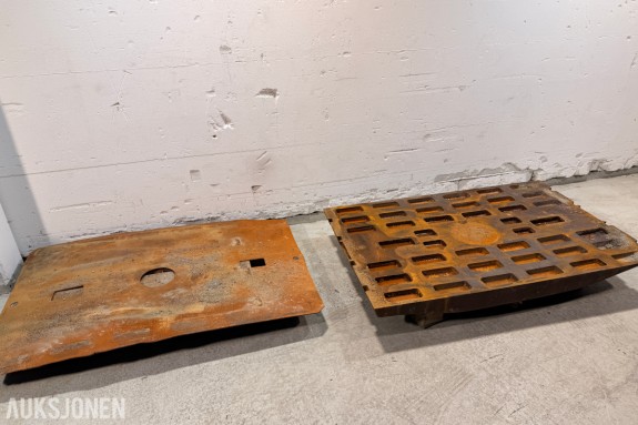 2 stk. SWEMAS sliteplater til knuseverk Ca. 116 × 70 cm