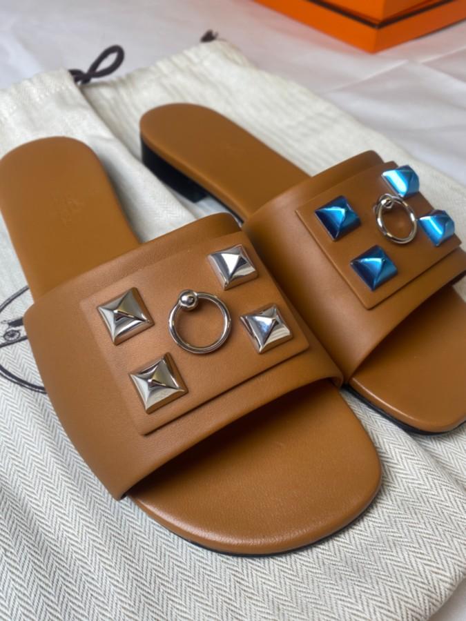 TOLLAUKSJON - Hermes Dune Tan Leather Flat Sandal