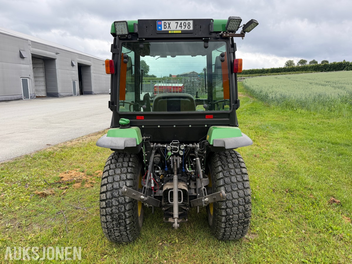 2017 John Deere 2036R – 499 timer – Lukket hytte – 4WD – Klippeaggregat 60D