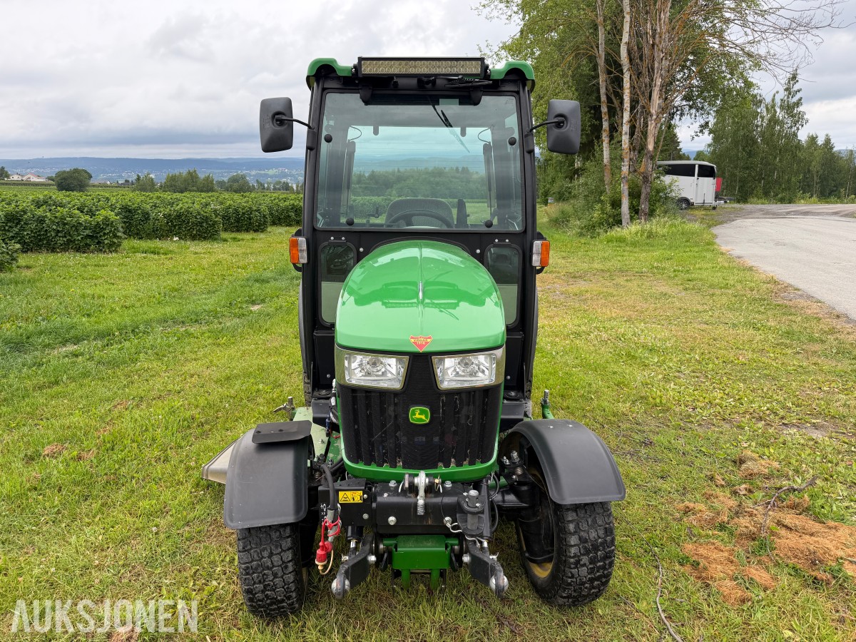 2017 John Deere 2036R – 499 timer – Lukket hytte – 4WD – Klippeaggregat 60D