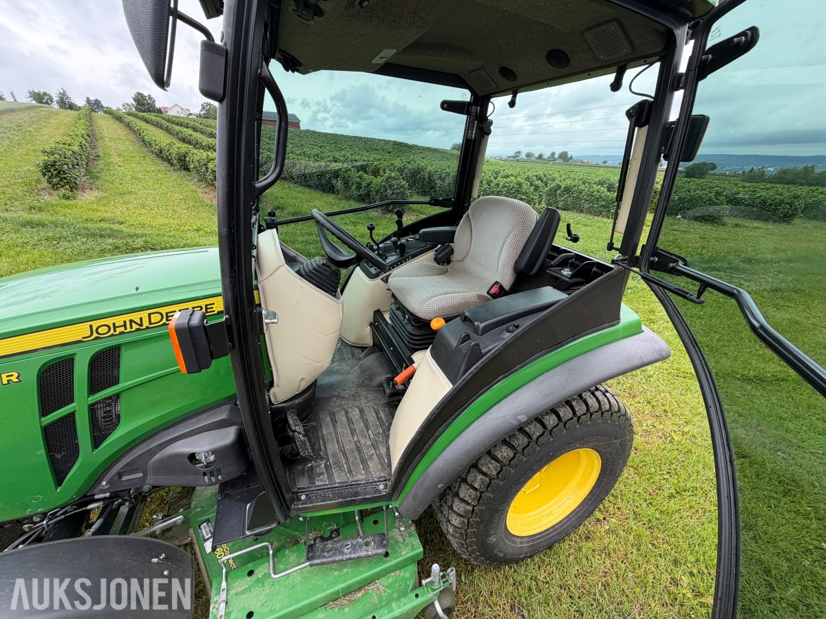 2017 John Deere 2036R – 499 timer – Lukket hytte – 4WD – Klippeaggregat 60D
