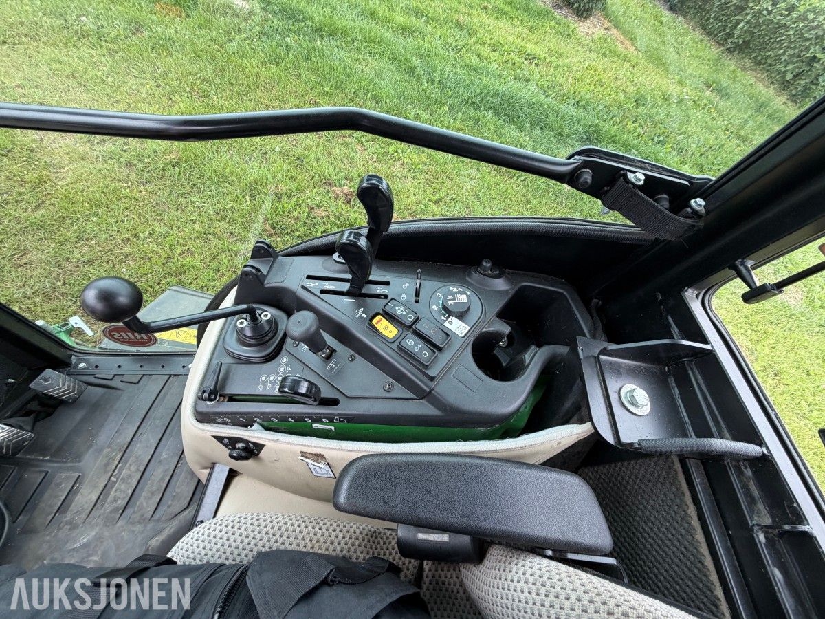 2017 John Deere 2036R – 499 timer – Lukket hytte – 4WD – Klippeaggregat 60D