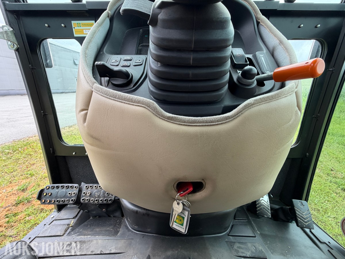2017 John Deere 2036R – 499 timer – Lukket hytte – 4WD – Klippeaggregat 60D
