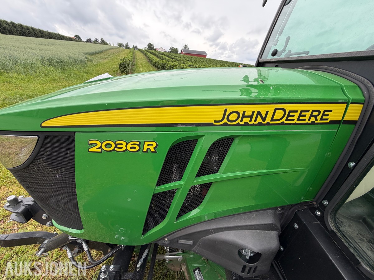 2017 John Deere 2036R – 499 timer – Lukket hytte – 4WD – Klippeaggregat 60D