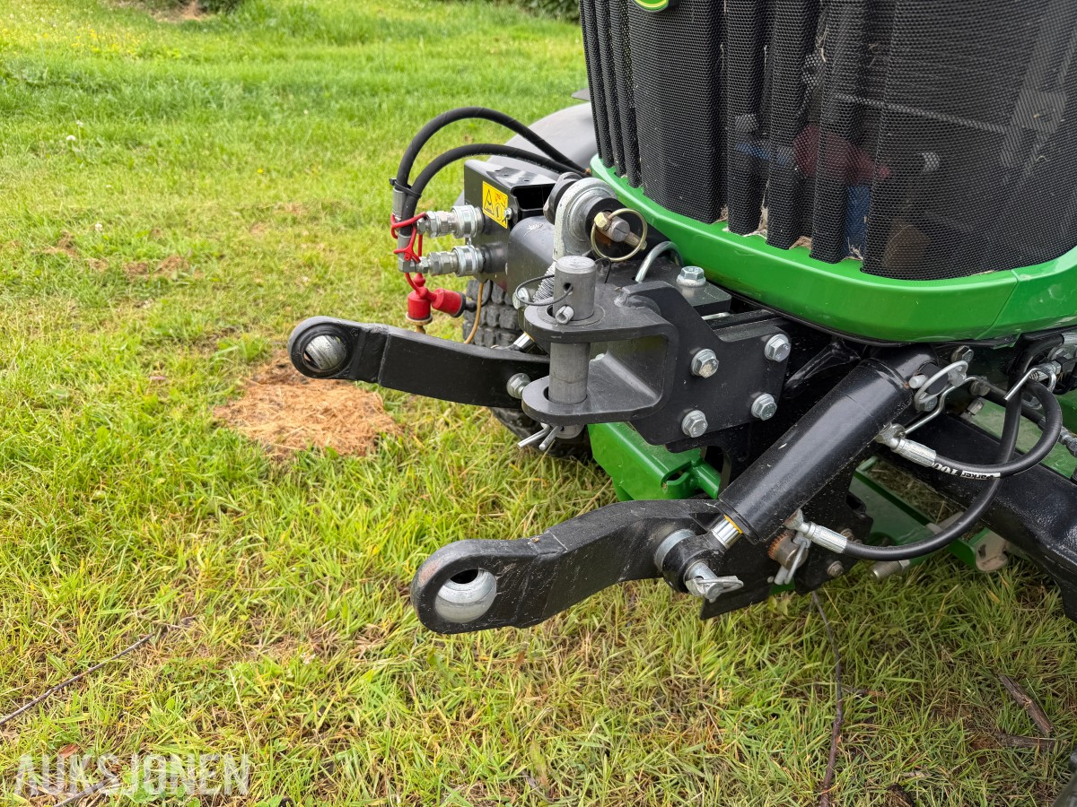 2017 John Deere 2036R – 499 timer – Lukket hytte – 4WD – Klippeaggregat 60D