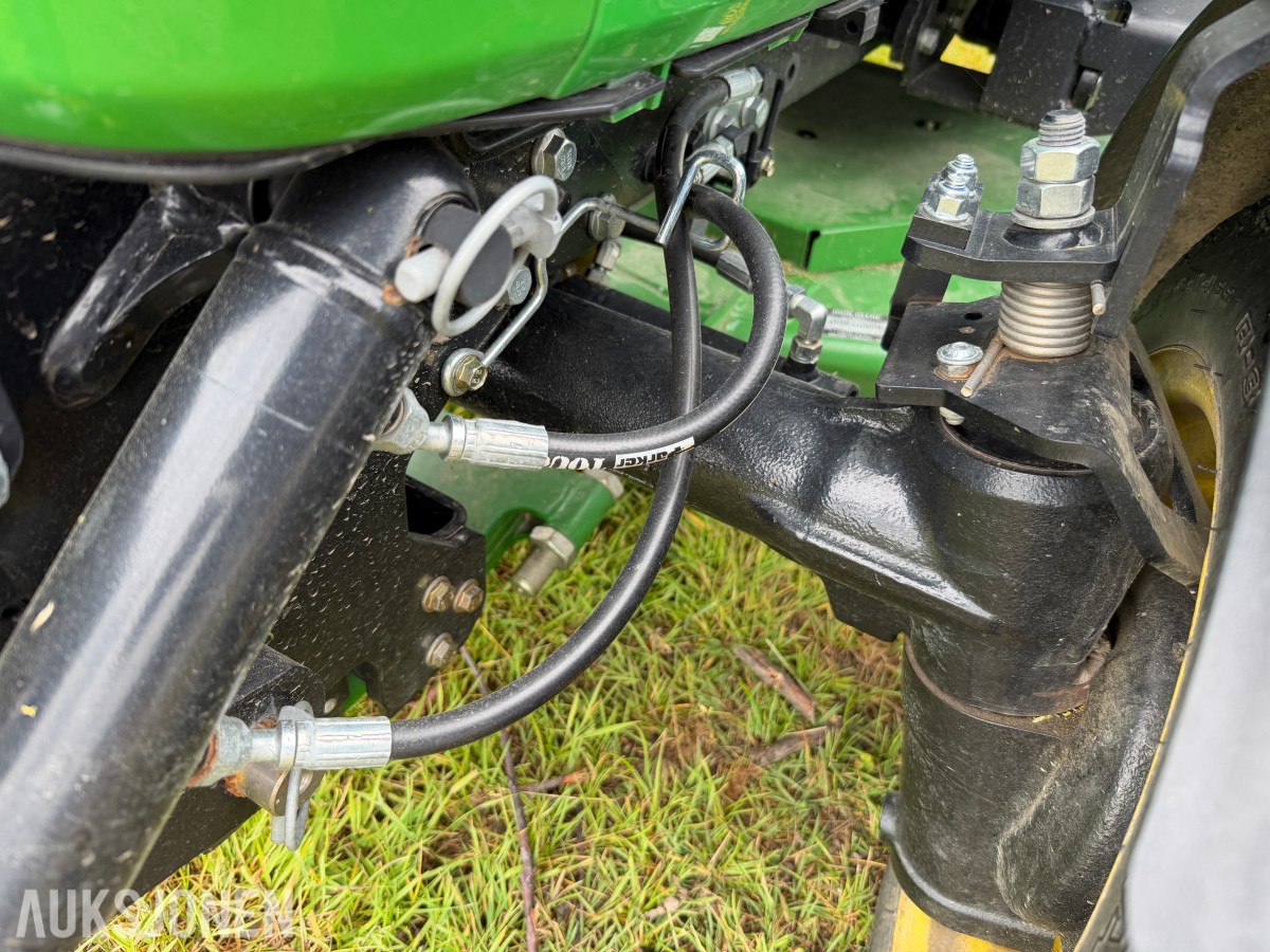 2017 John Deere 2036R – 499 timer – Lukket hytte – 4WD – Klippeaggregat 60D