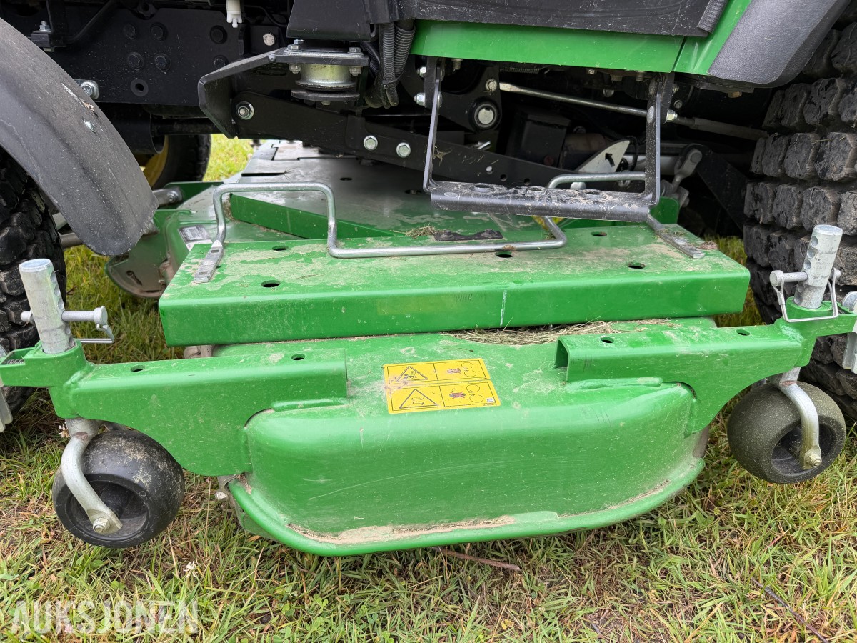 2017 John Deere 2036R – 499 timer – Lukket hytte – 4WD – Klippeaggregat 60D