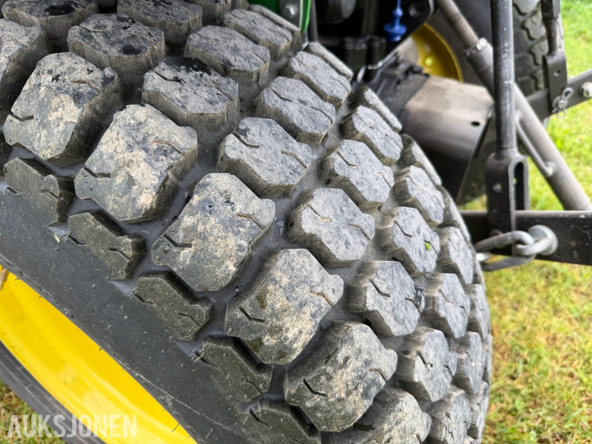 2017 John Deere 2036R – 499 timer – Lukket hytte – 4WD – Klippeaggregat 60D