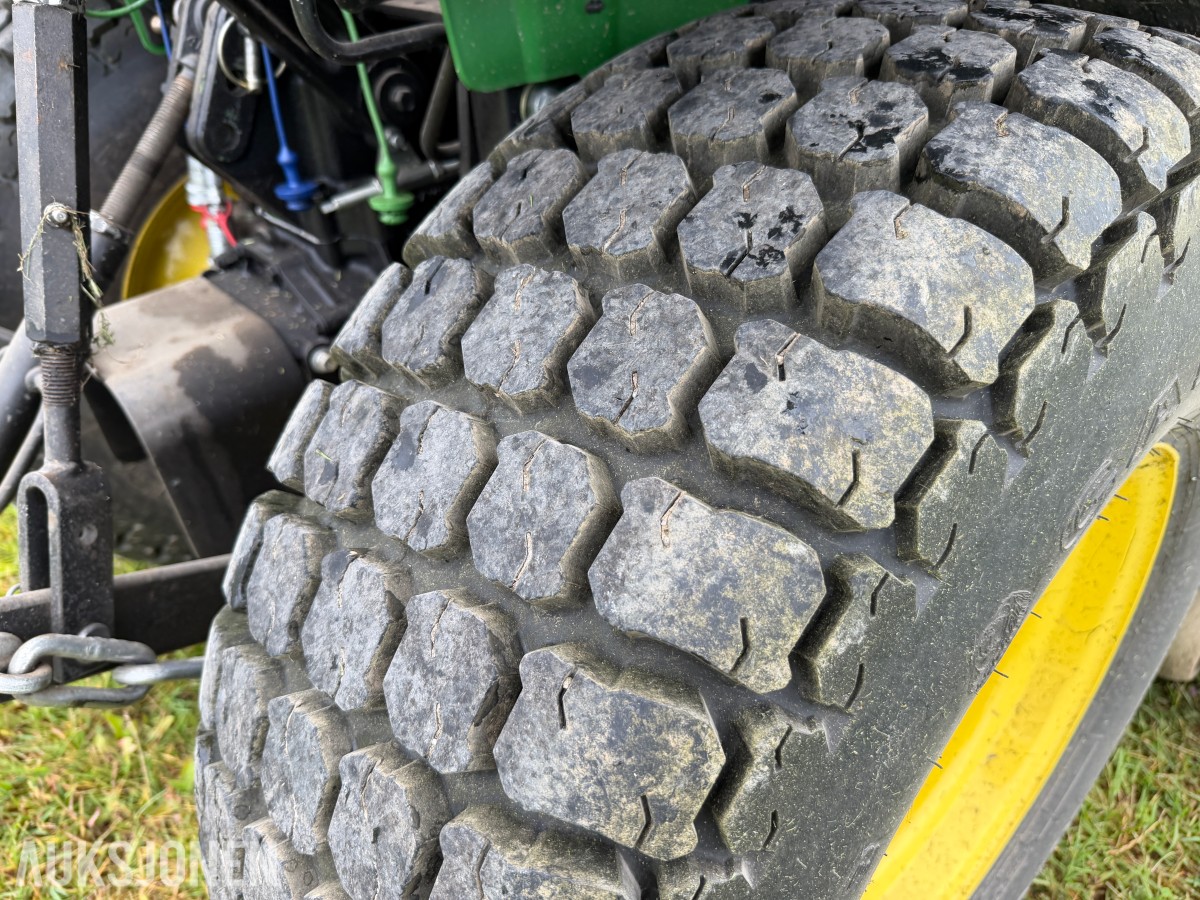 2017 John Deere 2036R – 499 timer – Lukket hytte – 4WD – Klippeaggregat 60D