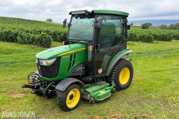 2017 John Deere 2036R – 499 timer – Lukket hytte – 4WD – Klippeaggregat 60D