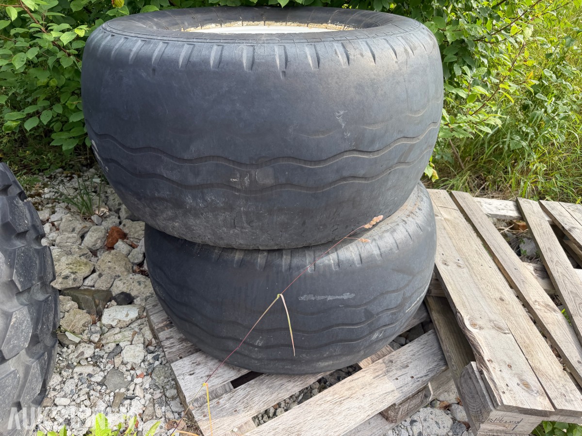 Goodyear / Contentinal Dekksett på felg til traktor - Terra-tire