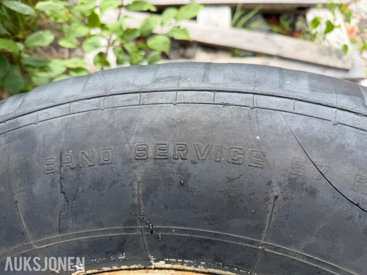 Goodyear / Contentinal Dekksett på felg til traktor - Terra-tire