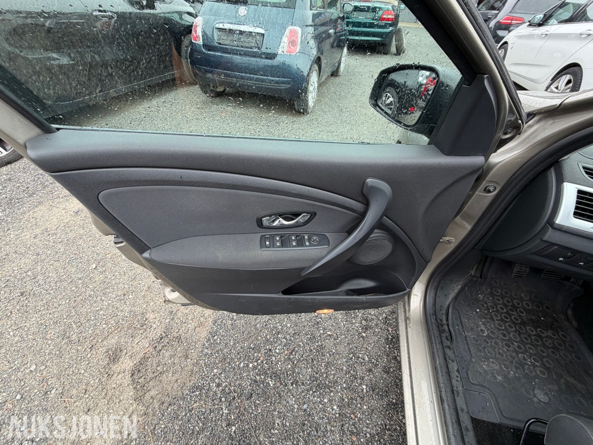 2013 Renault MEGANE 1.2-116 / S+V hjul med gode dekk
