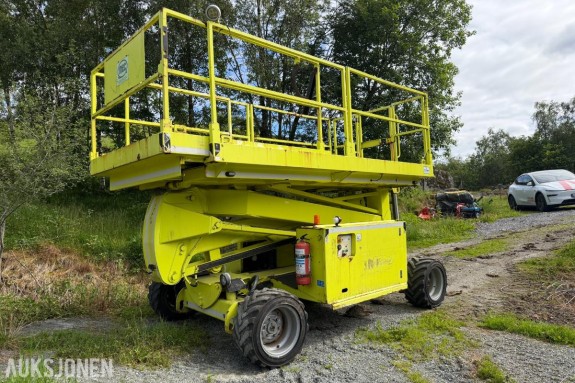 MEC 2684RT SELVNIVELLERENDE SAKSELIFT 4X4 - 2013 - 9,9 m arbeidshøyde - 1 183 timer