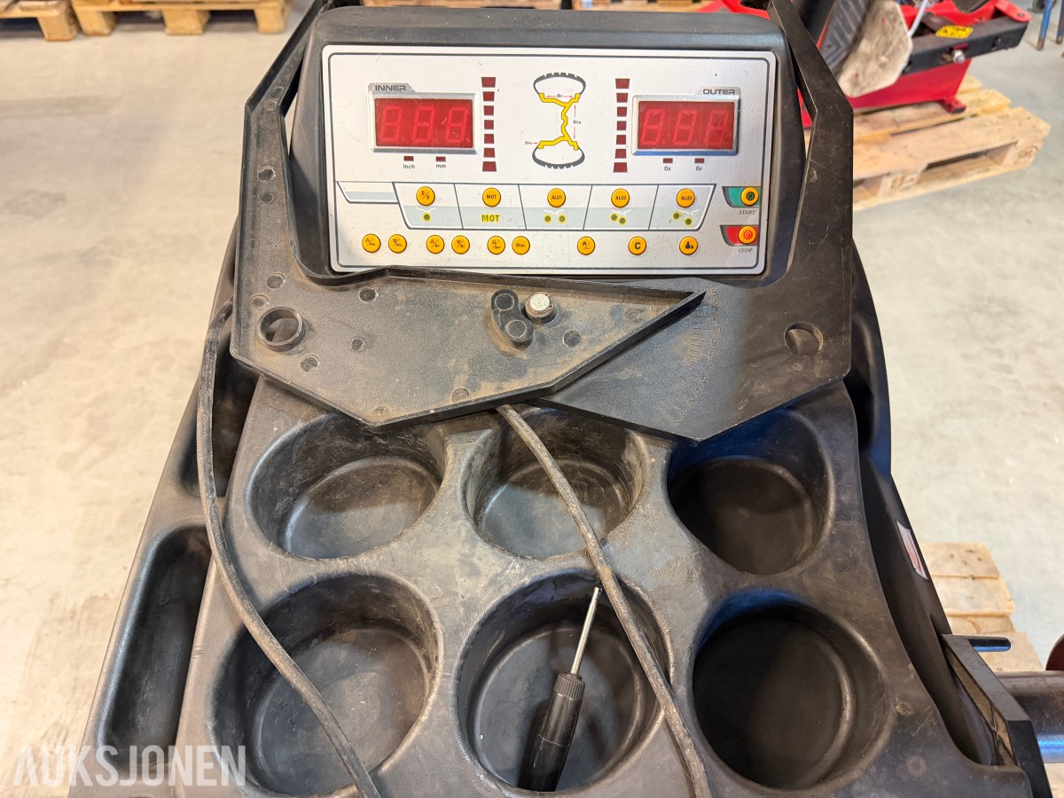 2014 NORDIC CB910GB AVBALANSERINGSMASKIN – 230V – NYLIG I DRIFT