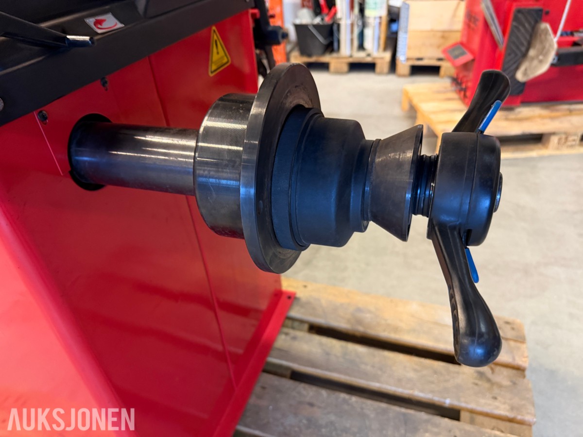 2014 NORDIC CB910GB AVBALANSERINGSMASKIN – 230V – NYLIG I DRIFT
