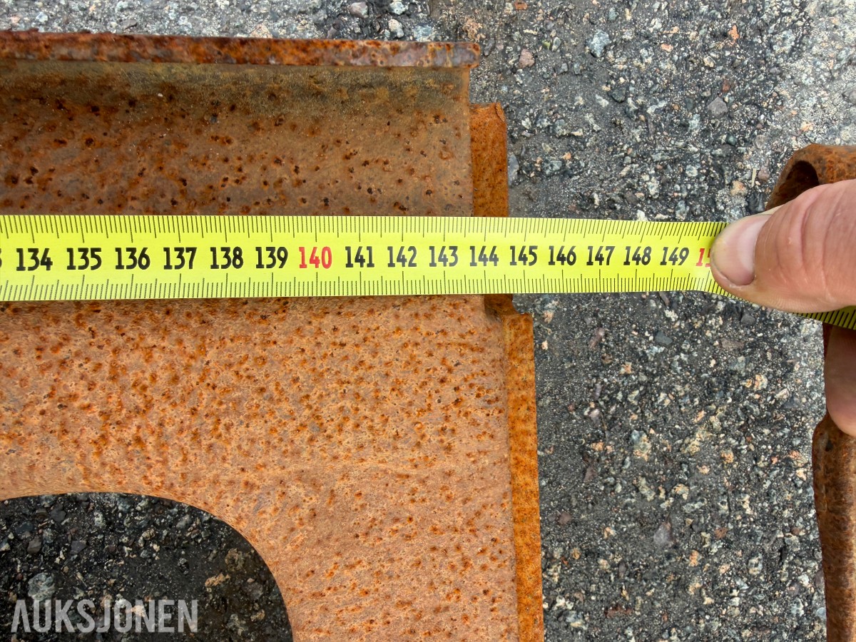 Sikteplater og reservedeler til knuse-/sikteverk samt pallegaffel