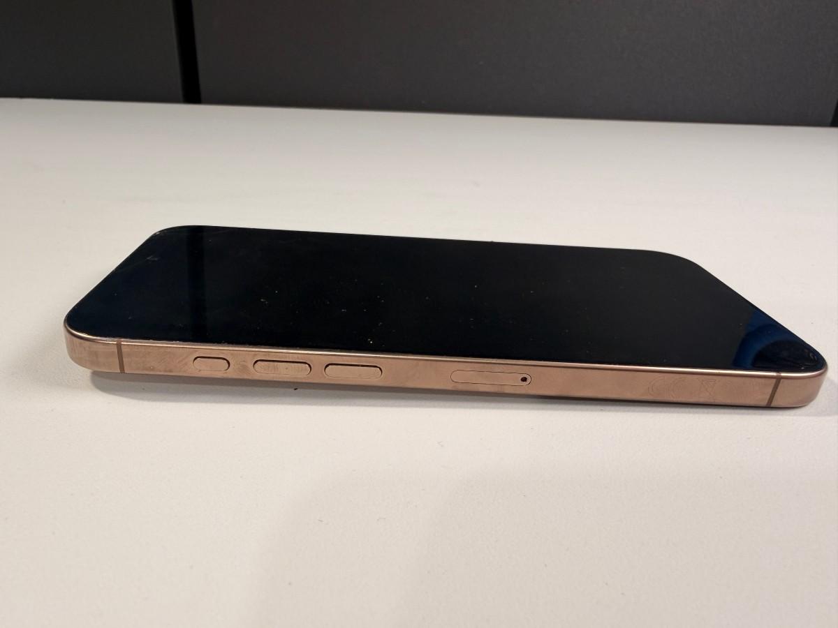 2024 Apple iPhone 16 Pro Max