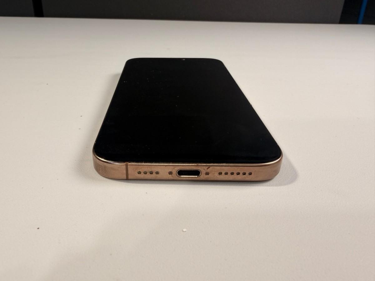 2024 Apple iPhone 16 Pro Max