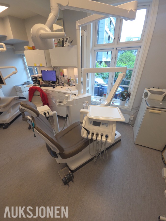 Dentsply Sirona Sinius TS behandlingsenhet – LED-lampe – Made in Germany