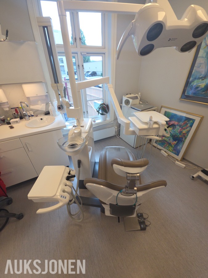 Dentsply Sirona Sinius TS behandlingsenhet – LED-lampe – Made in Germany