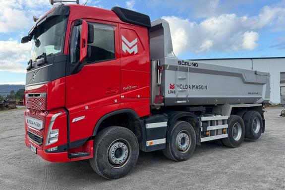 2024 Volvo FH 540 8x4 - Tippbil - Sörling Goldstar G3-kasse – Vibrator i kasse - 88073 km