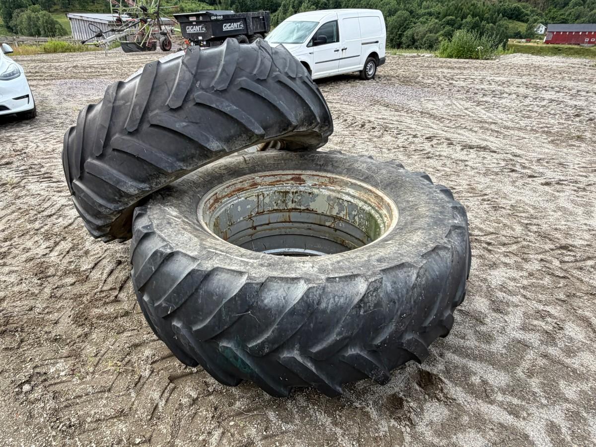Michelin Traktordekk/felg-sett - 600/65 R 38 XM108