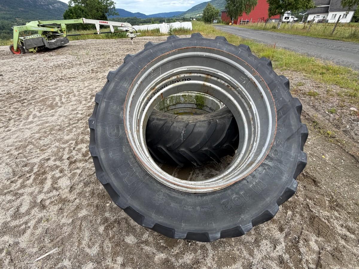 Michelin Traktordekk/felg-sett - 600/65 R 38 XM108