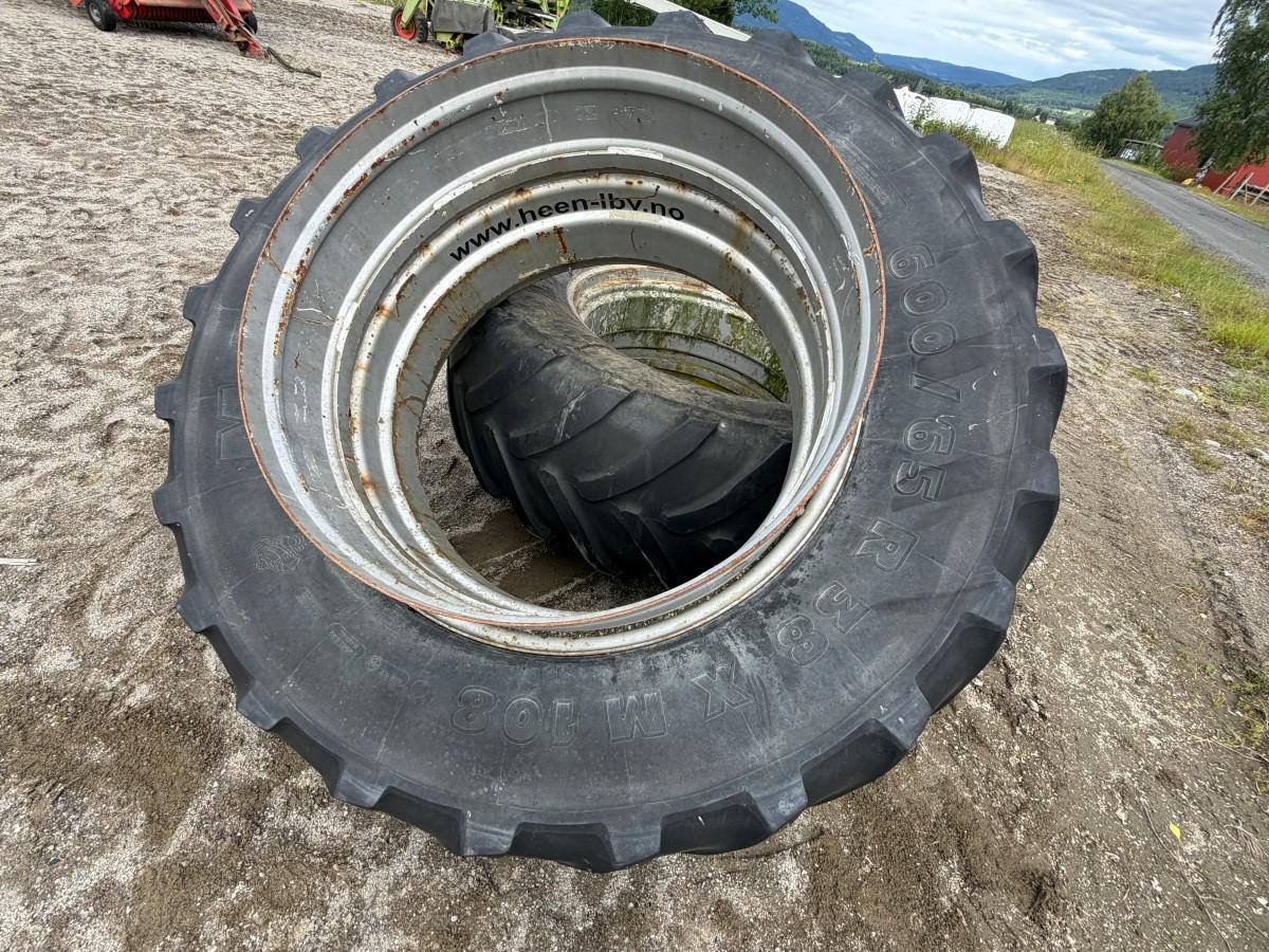 Michelin Traktordekk/felg-sett - 600/65 R 38 XM108