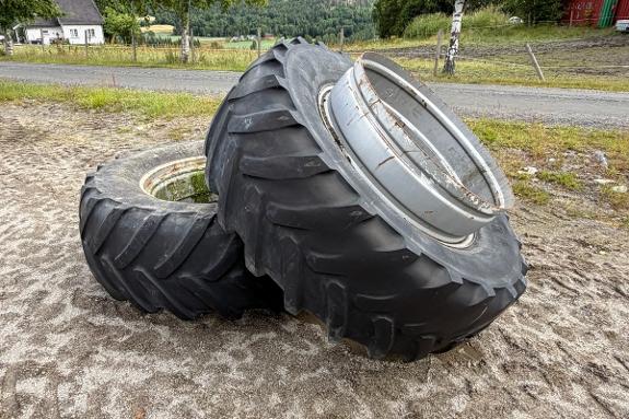 Michelin Traktordekk/felg-sett - 600/65 R 38 XM108 