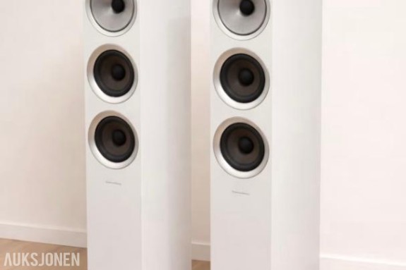 Bower & Wilkins 704 s2
