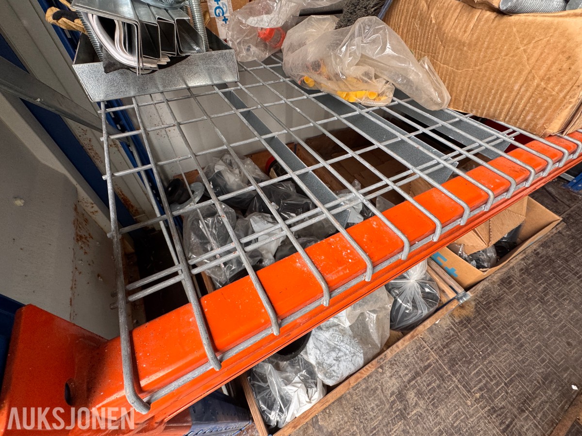 2013 20 fots container med reoler