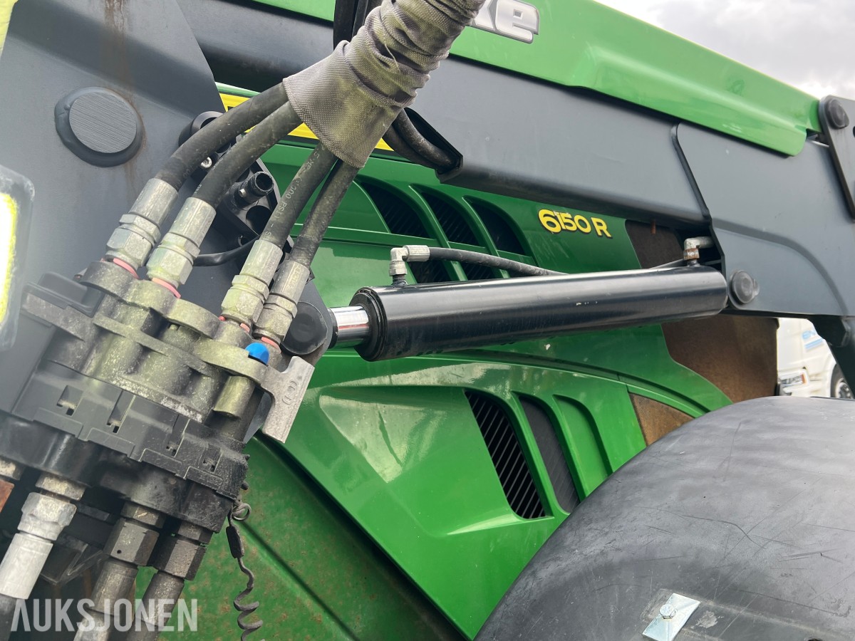 2013 John Deere 6150R - frontlaster, to hjulsett