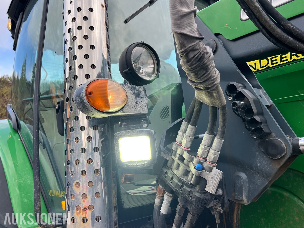 2013 John Deere 6150R - frontlaster, to hjulsett