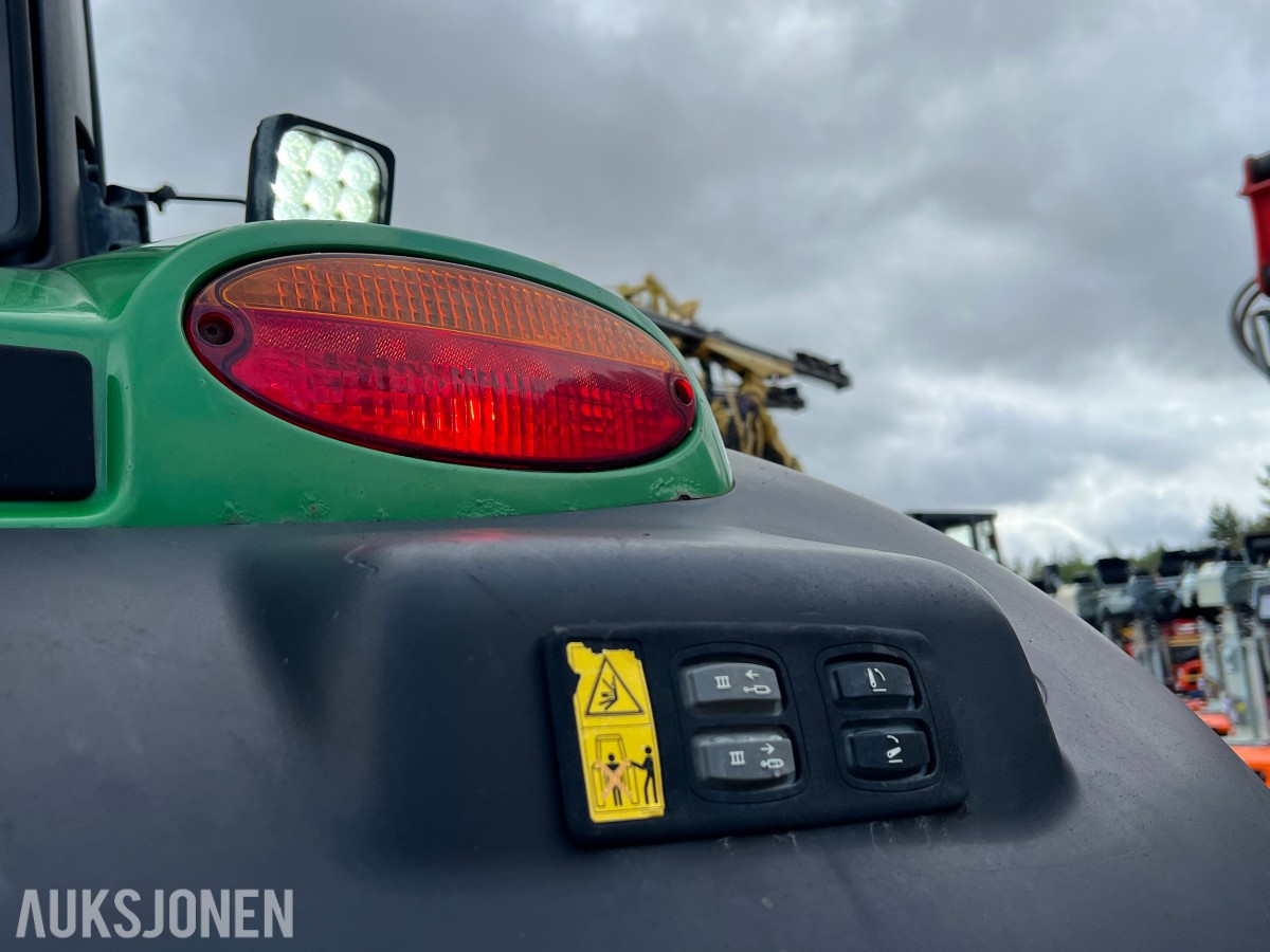 2013 John Deere 6150R - frontlaster, to hjulsett