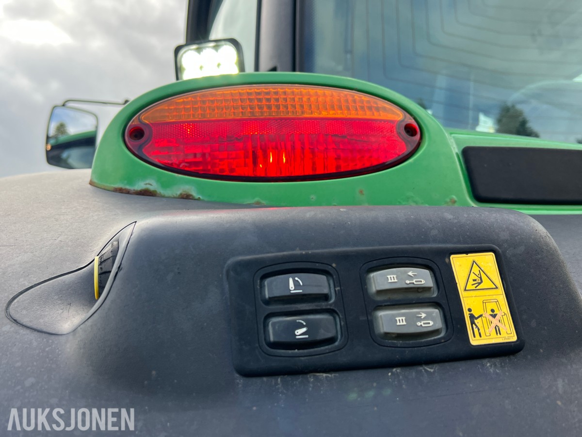 2013 John Deere 6150R - frontlaster, to hjulsett