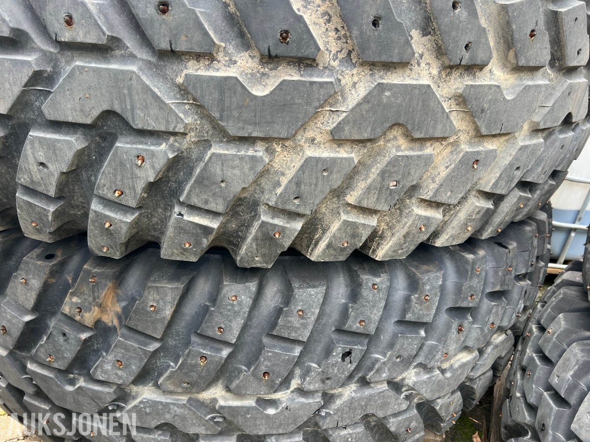 2013 John Deere 6150R - frontlaster, to hjulsett