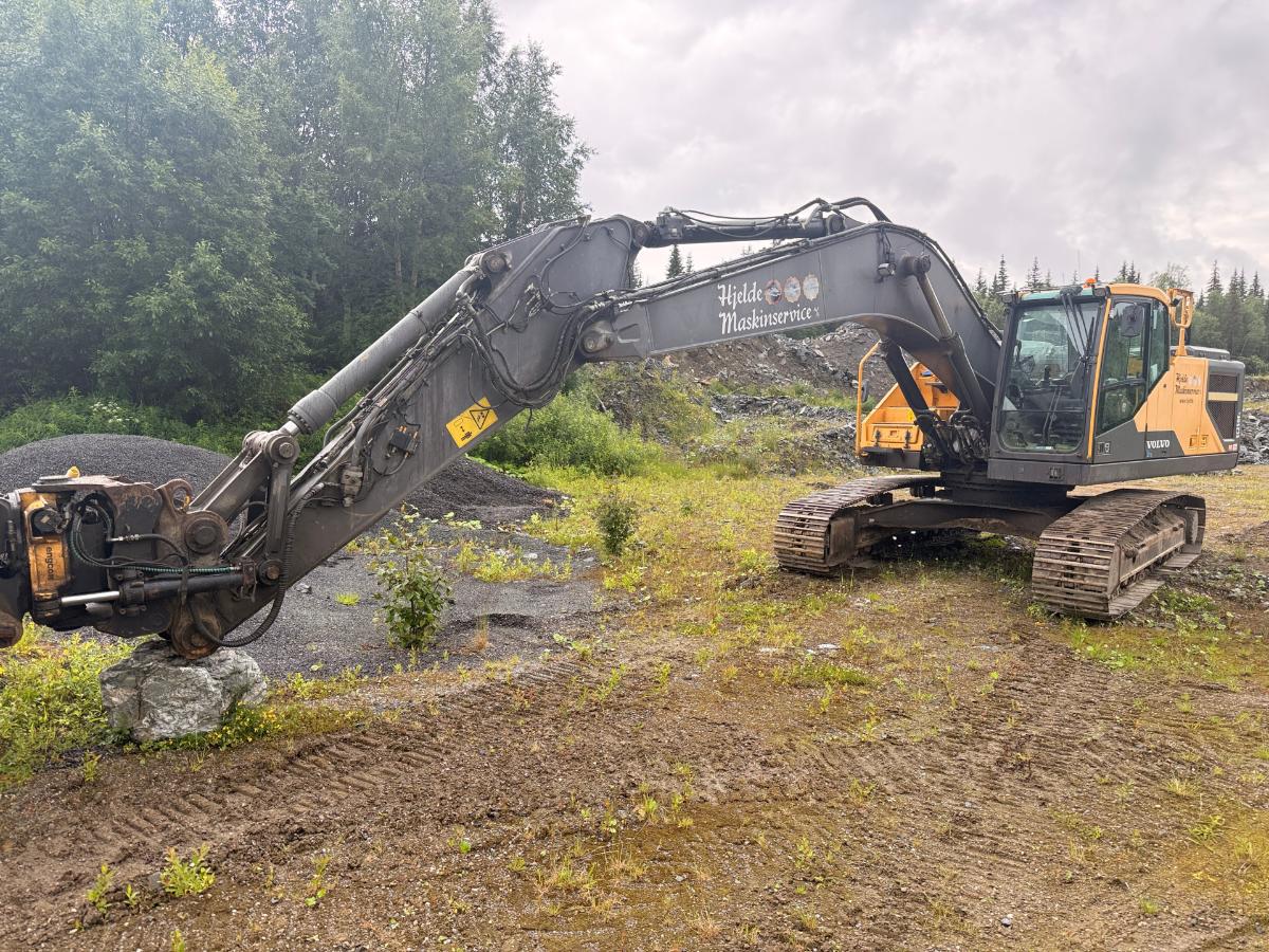 2015 Volvo EC250 EL belte gravemaskin 7746t m/ Rototilt og 2 skuffe